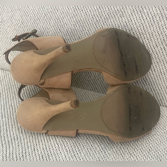 MIA Women's Brown Strappy Heels - Picture 9 of 16